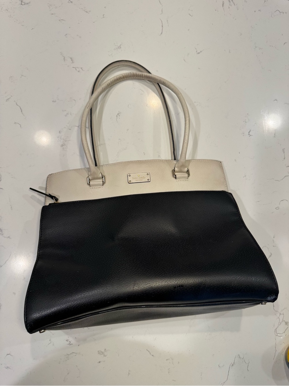 Kate Spade New York Grove Street Maeve black and white